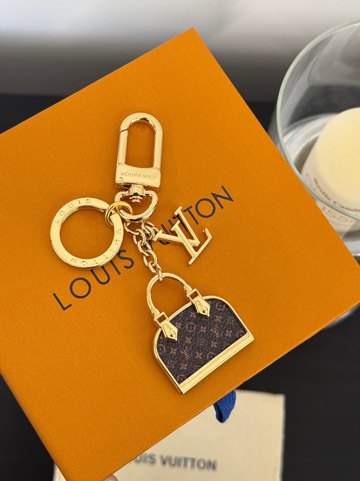 루이비통 알마 백 참 & 키 홀더