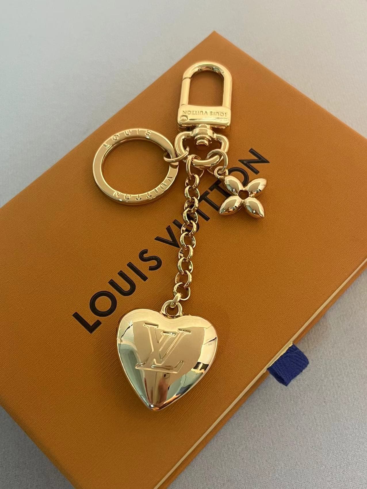 루이비통 포르트 클레 하트 발렌타인 키링