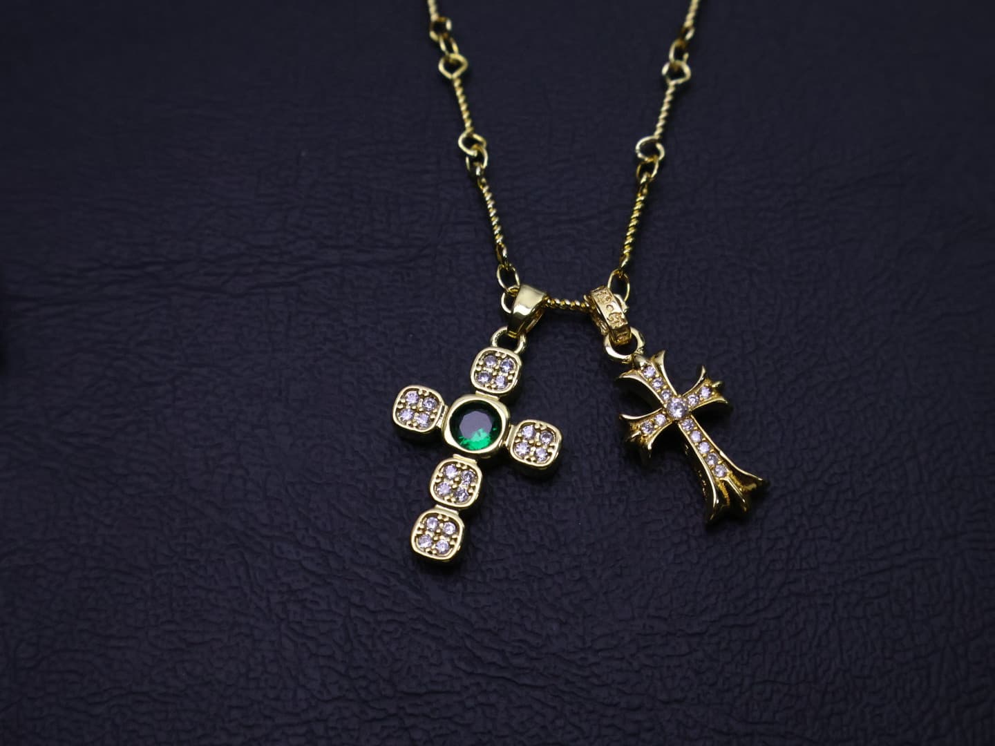 크롬하츠 골드 타이니 CH 크로스 펜던트