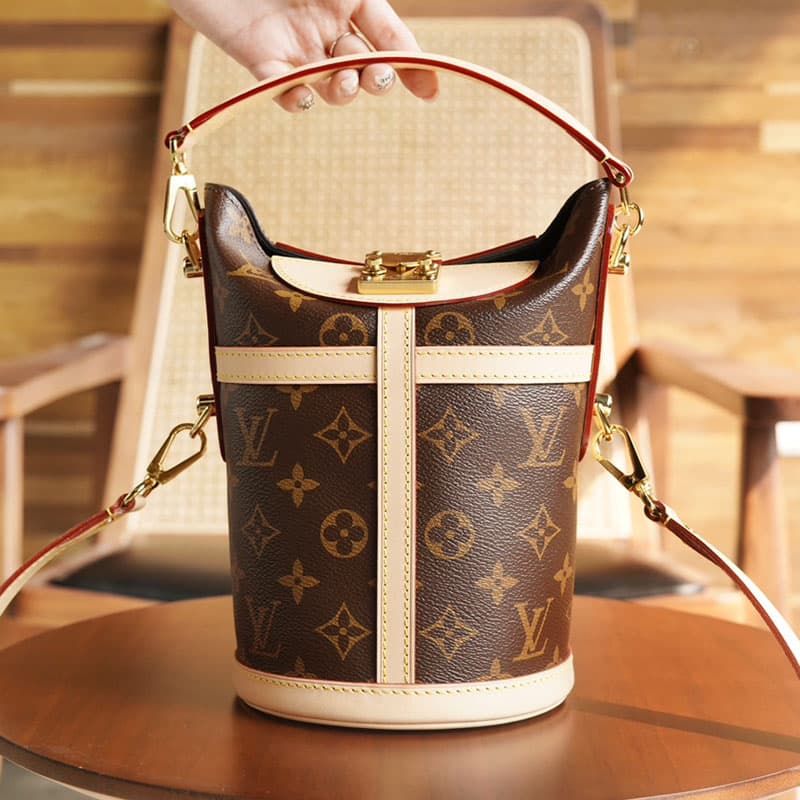 루이비통 모노그램 더플 백 M43587