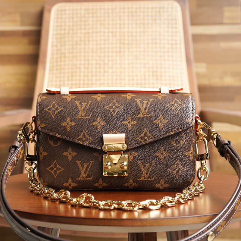 루이비통 모노그램 포쉐트 메티스 이스트 웨스트 M46279