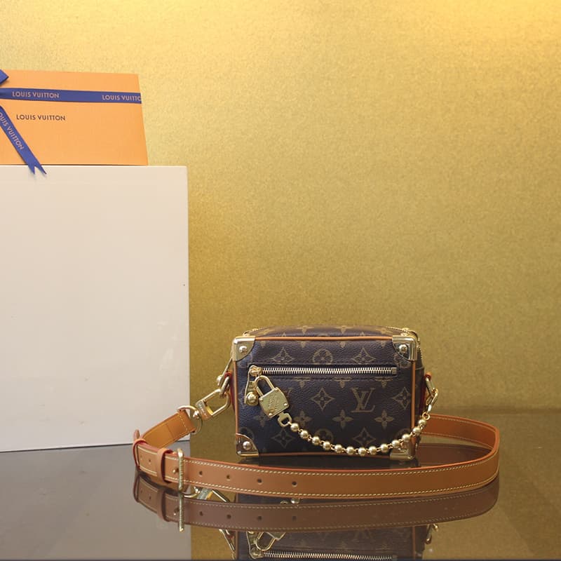 루이비통 미니 소프트 트렁크백 모노그램 M14729 / 커스텀 철물