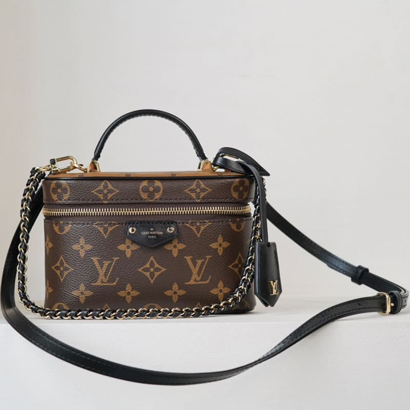 루이비통 베니티 체인 파우치 모노그램 M47125