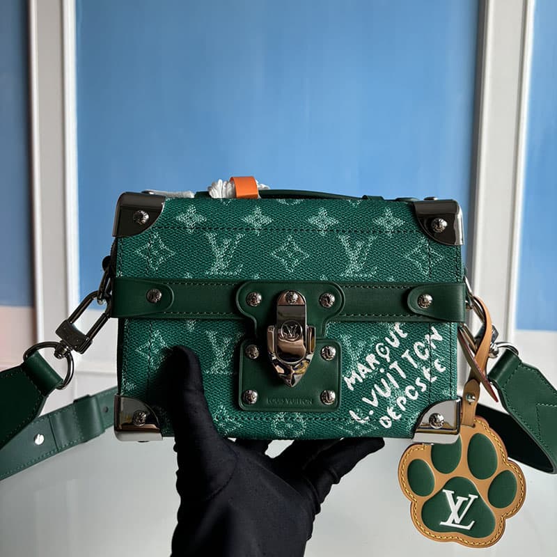 루이비통 소울 트렁크 모노그램 크로스백 M12686