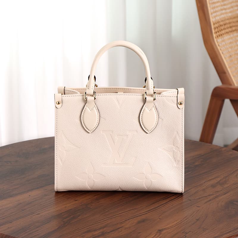 루이비통 온더고 토트백 PM 앙프렝뜨 모노그램 M46569