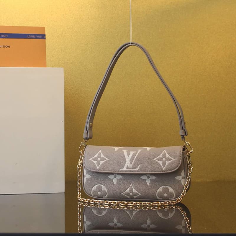 루이비통 월릿 온 체인 아이비 앙프렝뜨 모노그램 M82211