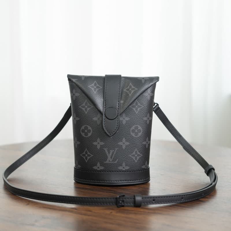 루이비통 이클립스 모노그램 엔벨로프 파우치 M11613