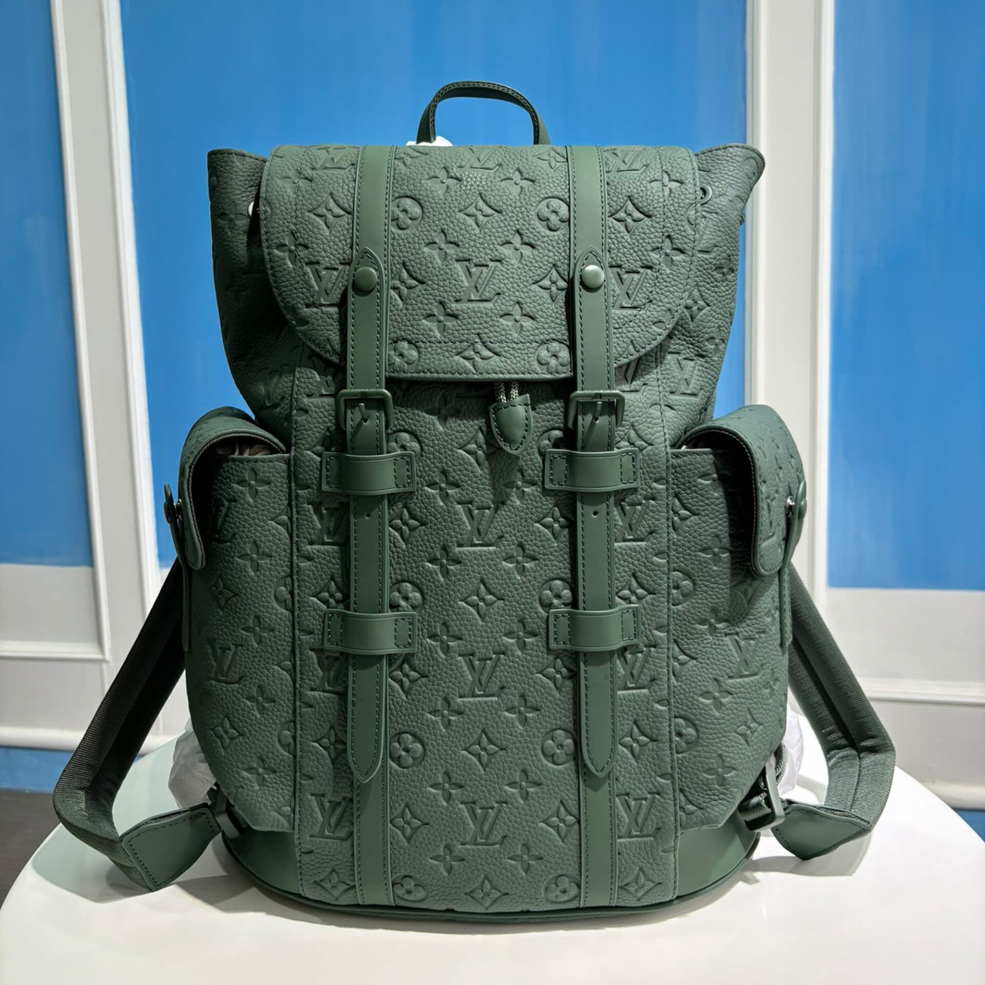 루이비통 토뤼옹 모노그램 패턴 크리스토퍼 MM 백팩