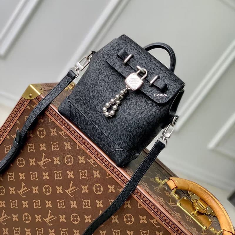 루이비통 퍼렐 스트리머 15 M11637