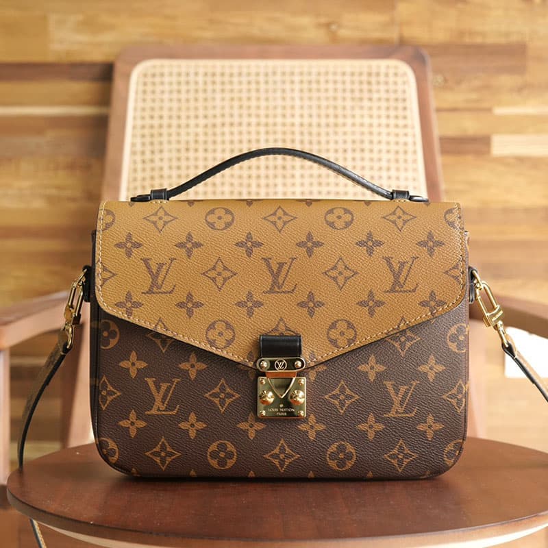 루이비통 포쉐트 메티스 모노그램 M44876