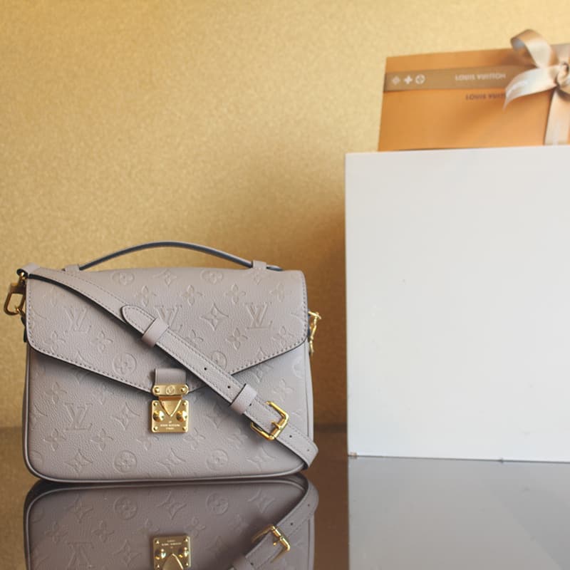 루이비통 포쉐트 메티스 핸드백 앙프렝뜨 모노그램 M44881