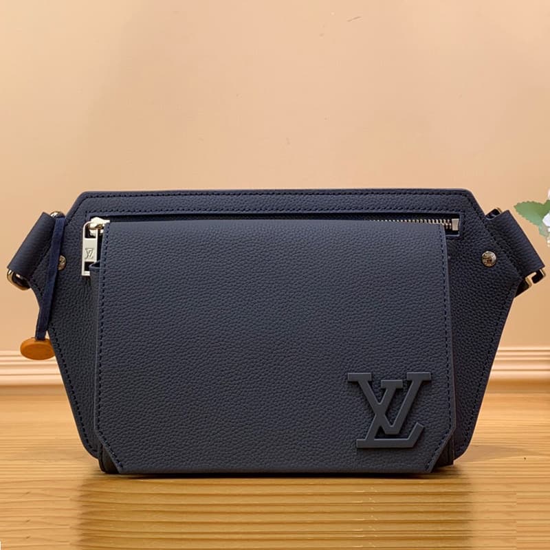 루이비통 LV 에어로그램 슬링백 힙색 M57081 / 하이엔드 가죽