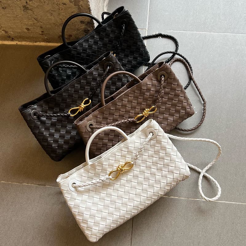 보테가베네타 안디아모 토트백 754990