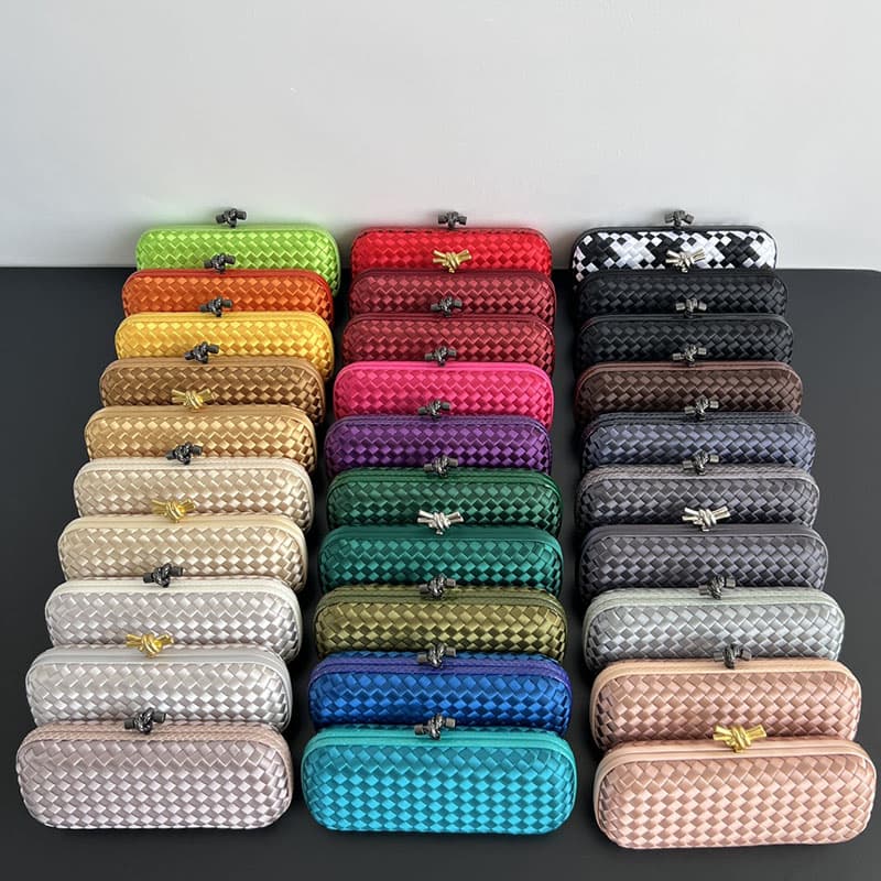 보테가베네타 인트레치아토 놋 8651 클러치백 717622