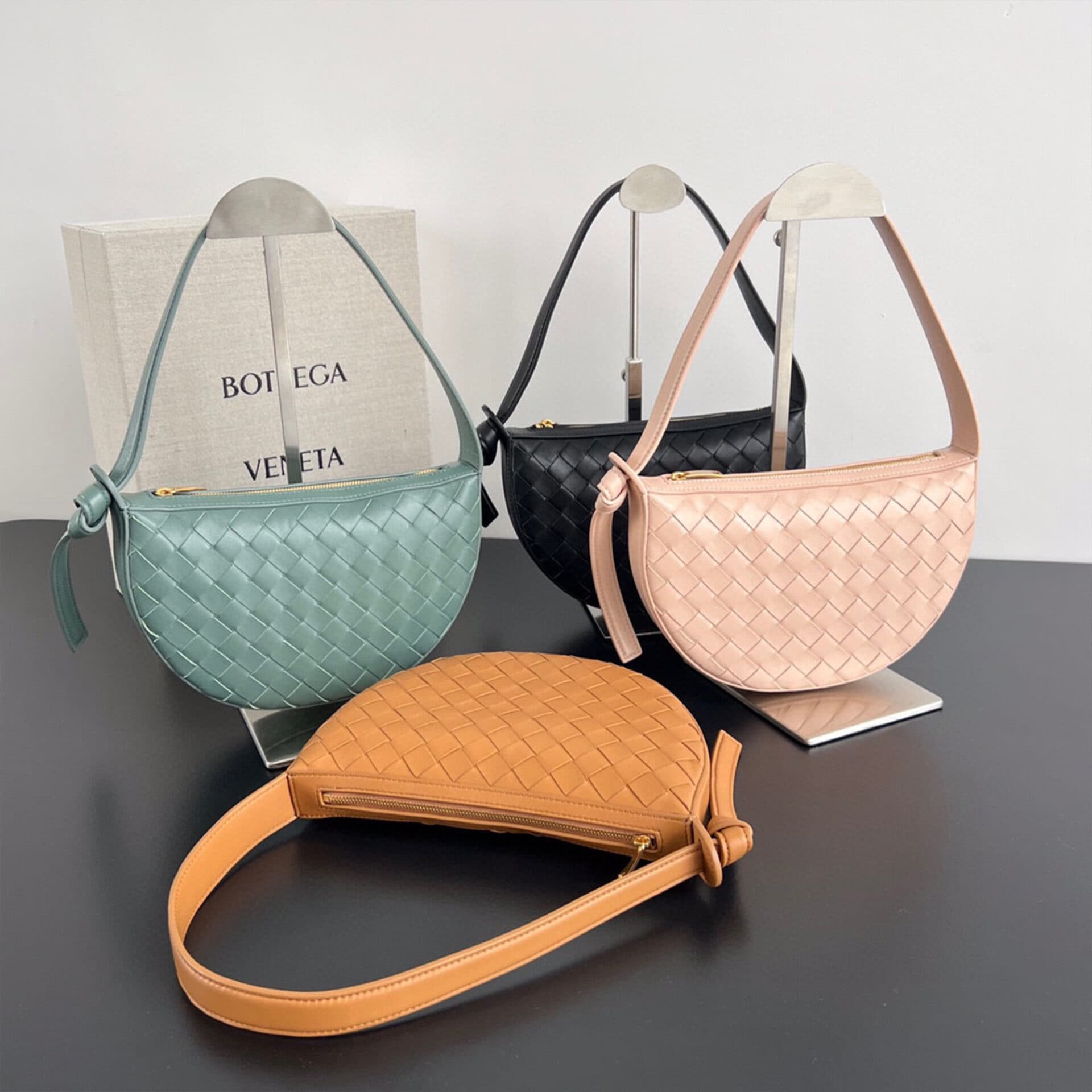 보테가베네타 인트레치아토 미니 선라이즈 숄더 백 23*15*4CM “4COLOR”