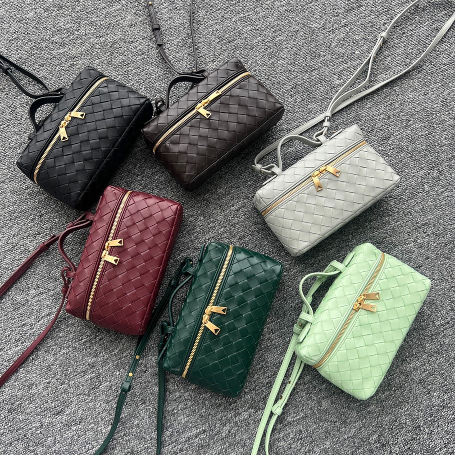 보테가베네타 인트레치아토 뱅뱅 스트랩 베니티 케이스 백 22*12.5*5CM “6COLOR”