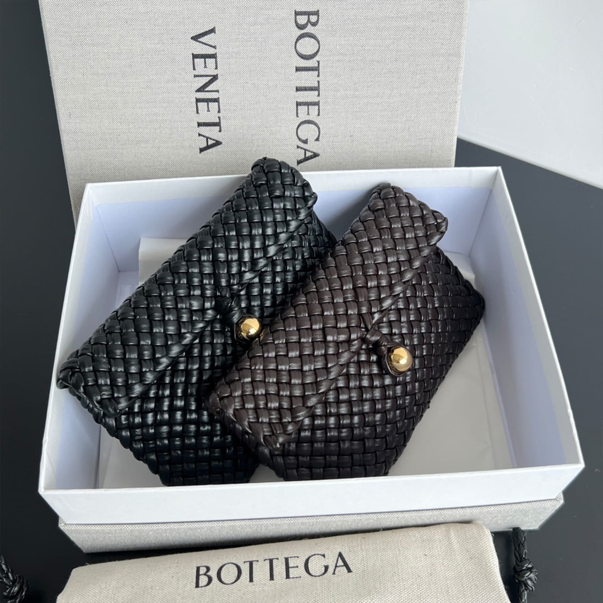 보테가베네타 토스카 클러치 백 20*15*5CM “2COLOR”