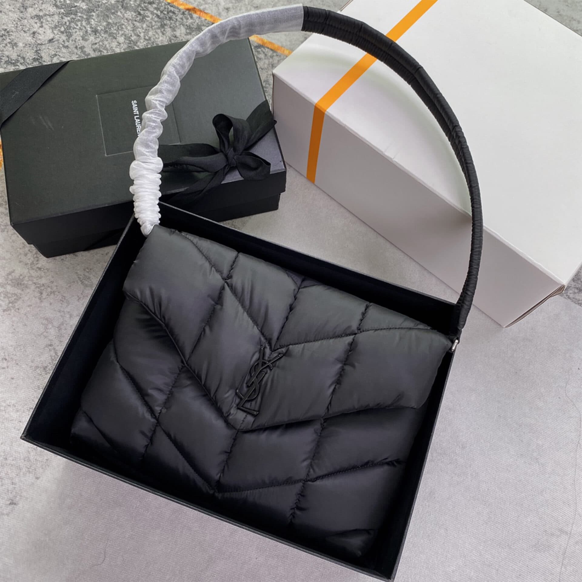 생로랑 에코 나일론 YSL 푸퍼 메신저 백 34*27*12CM