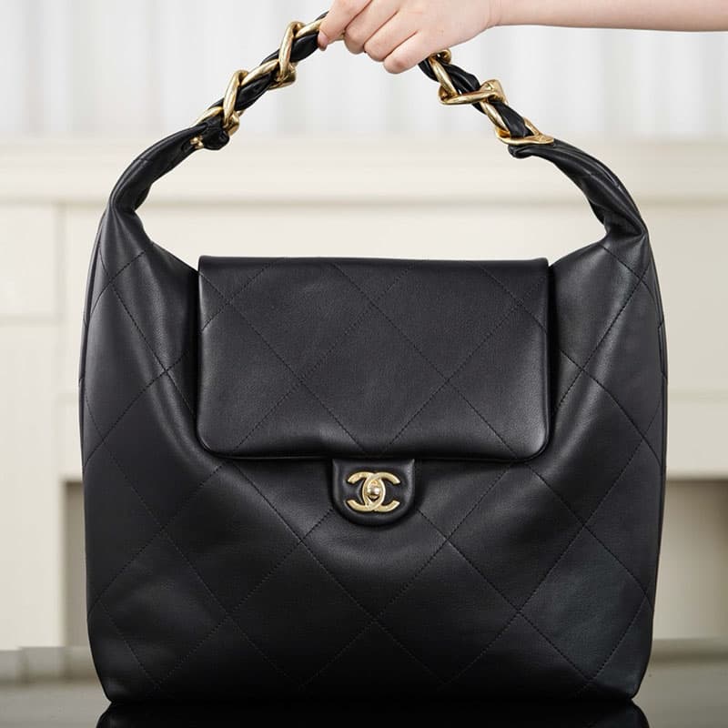 샤넬 맥시 호보 백 라지 골드 메탈 블랙