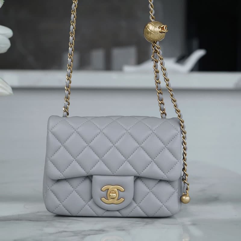 샤넬 클래식 골드볼 쁘띠삭 플랩백 그레이