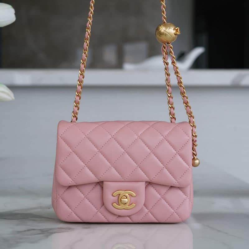 샤넬 클래식 골드볼 쁘띠삭 플랩백 핑크