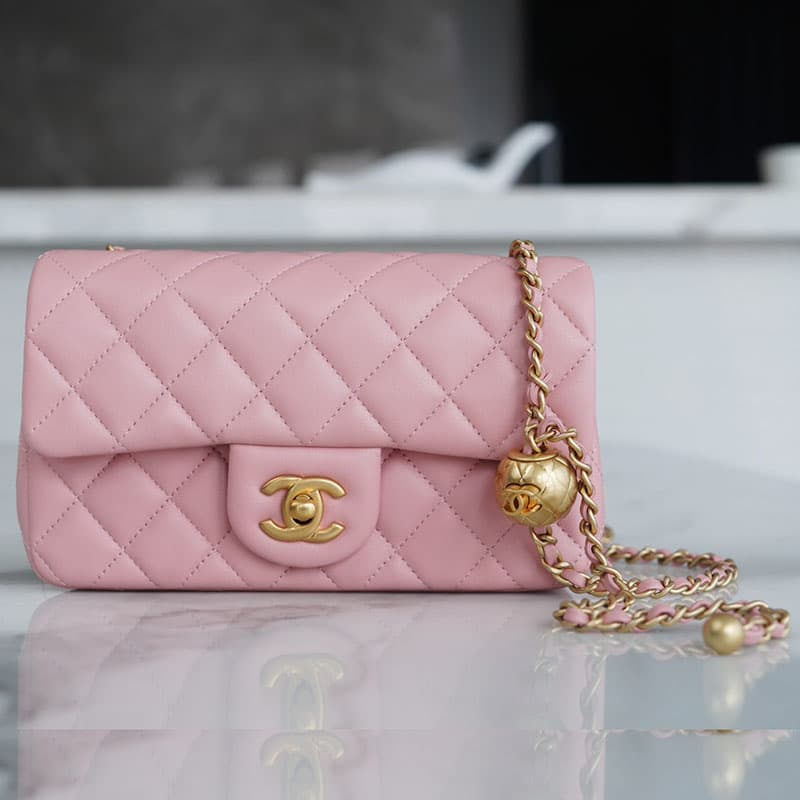 샤넬 클래식 뉴미니 캐비어 금장