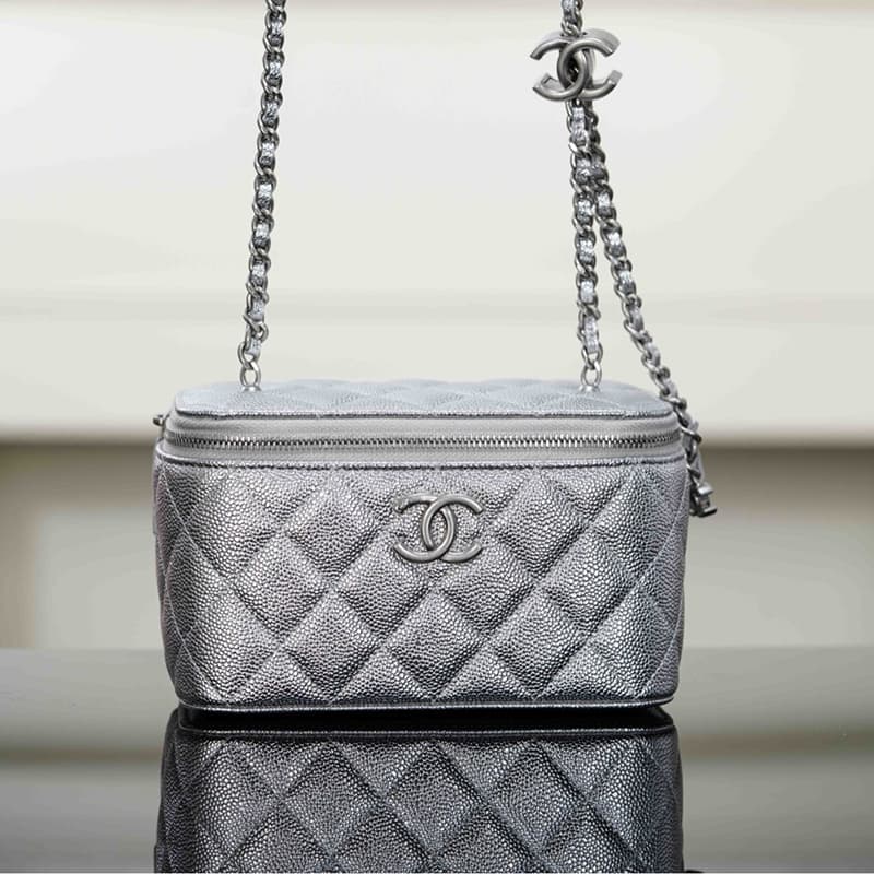 샤넬 25B 스몰 베니티 체인백 실버