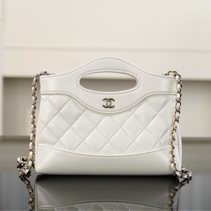 샤넬 25P 31 나노 쇼핑 백 실버메탈 화이트