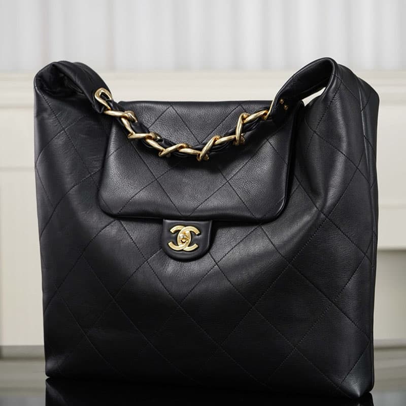 샤넬 25k 맥시 호보 백 골드 메탈 블랙