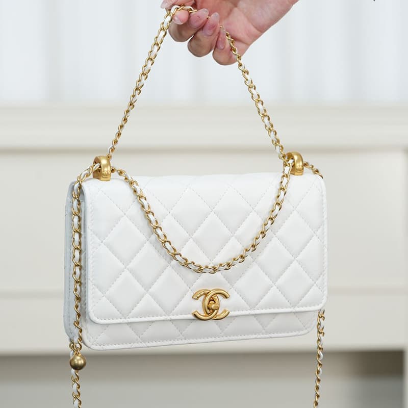 샤넬 25s WOC 램스킨 체인 지갑 크로스백 화이트 금장