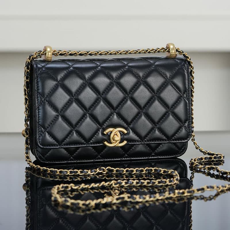 샤넬 25s WOC 체인 지갑 블랙 골드 메탈