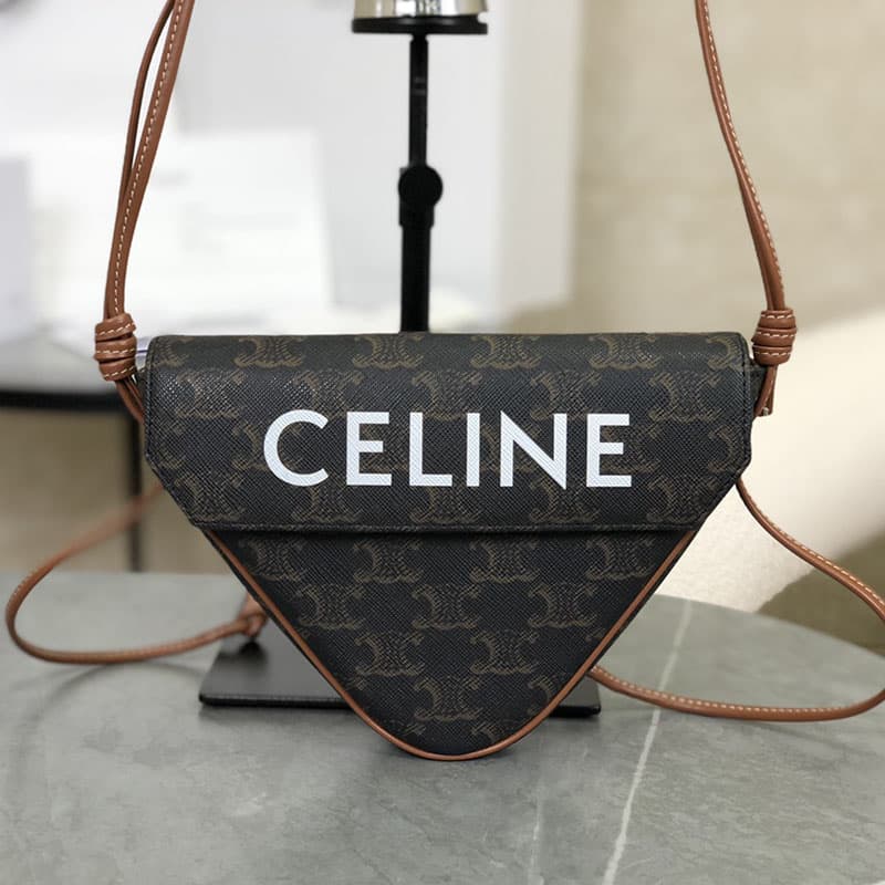 셀린느 로고 프린트 트라이앵글 크로스 백 트리옹프 캔버스 탄 195902