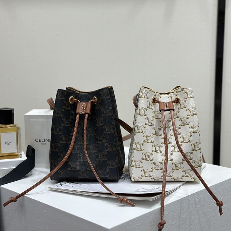 셀린느 마이크로 세일러 트리옹프 캔버스 10M742