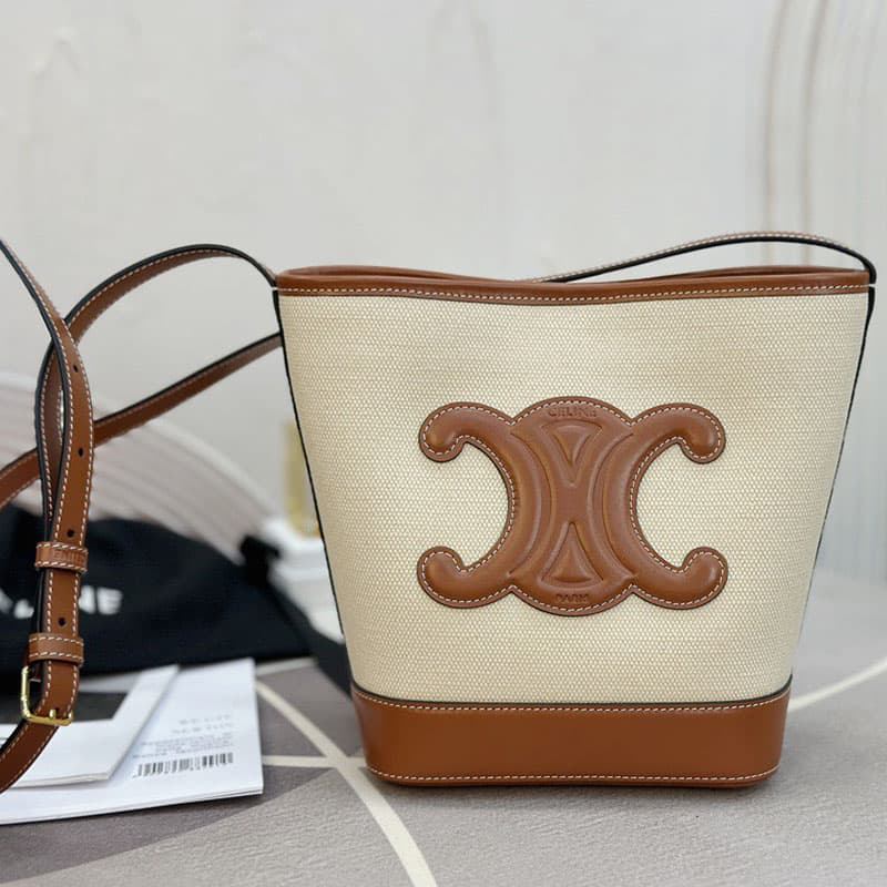 셀린느 퀴르 트리옹프 버킷백 198243