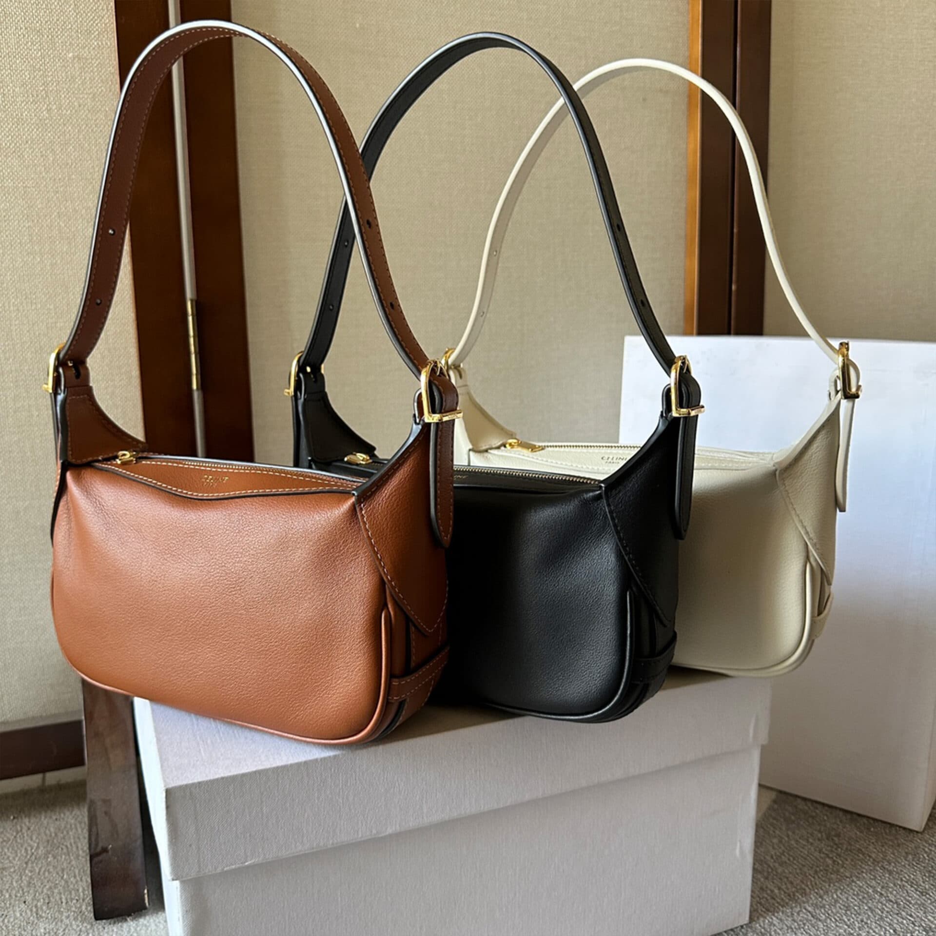 셀린 미니 로미 서플 카프스킨 숄더 핸드 백 19*14*5CM “3COLOR”