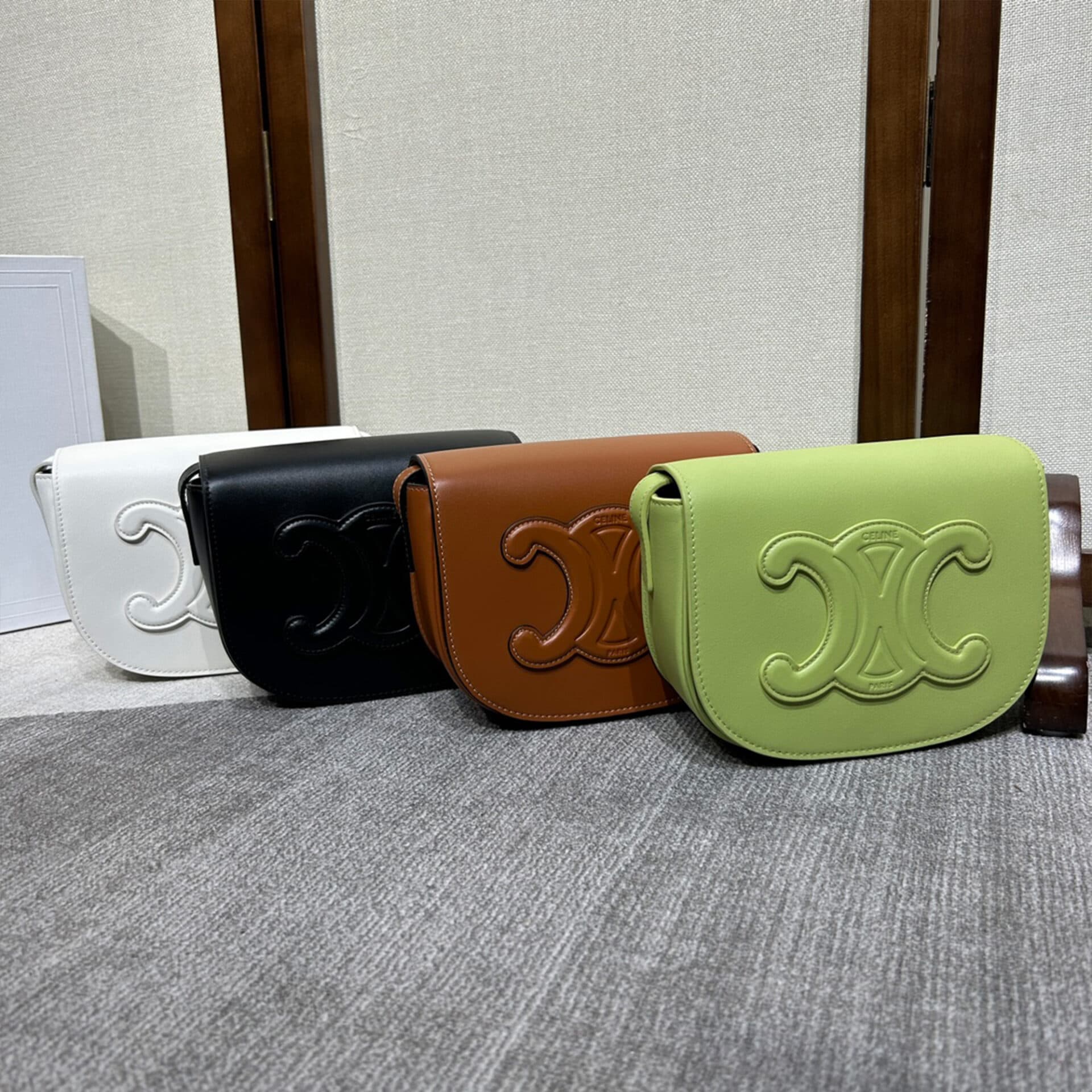 셀린 폴코 백 퀴르 트리옹프 카프스킨 크로스백 18.5*15*7CM “4COLOR”