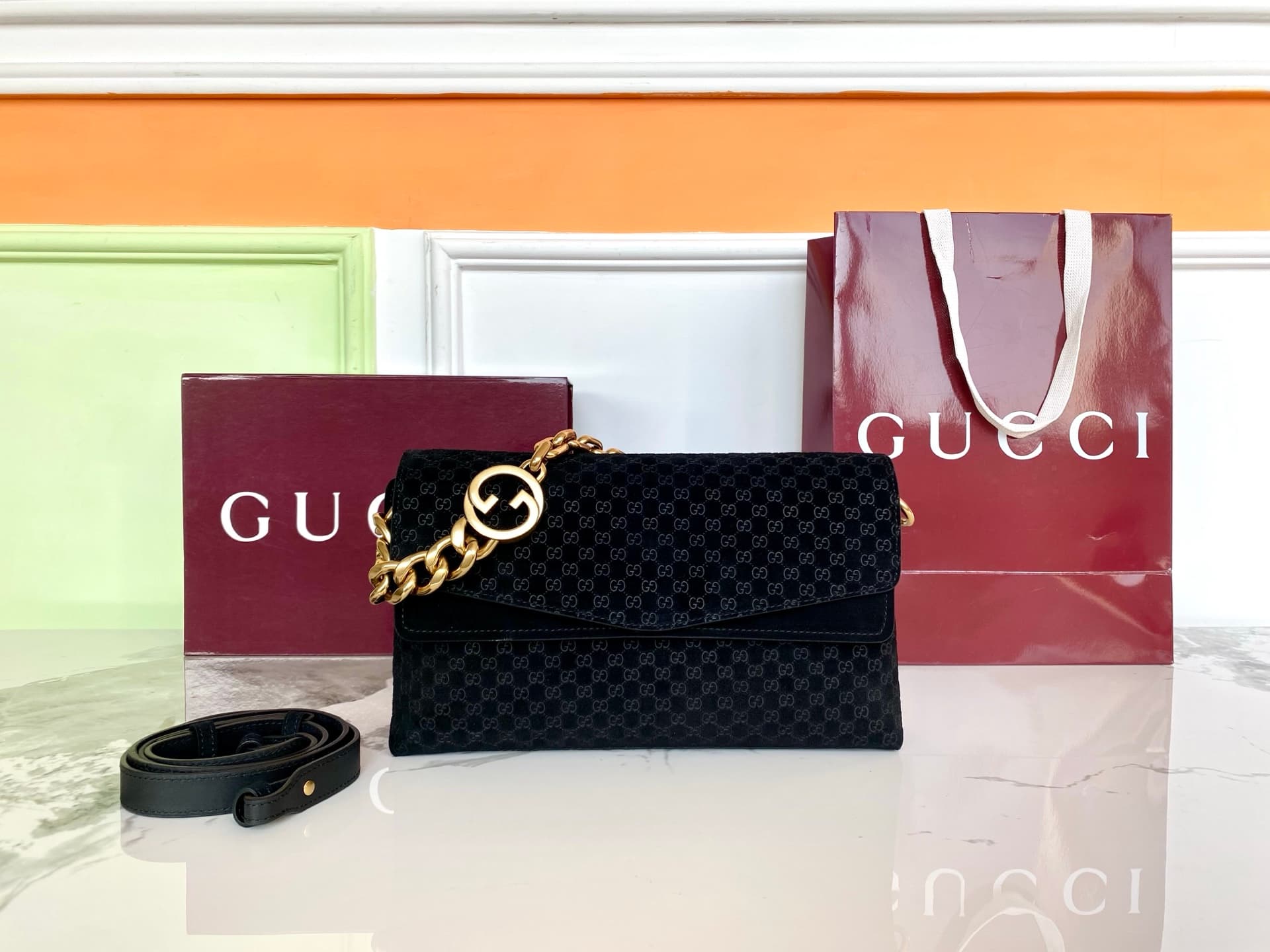 구찌 체인 미디움 숄더백