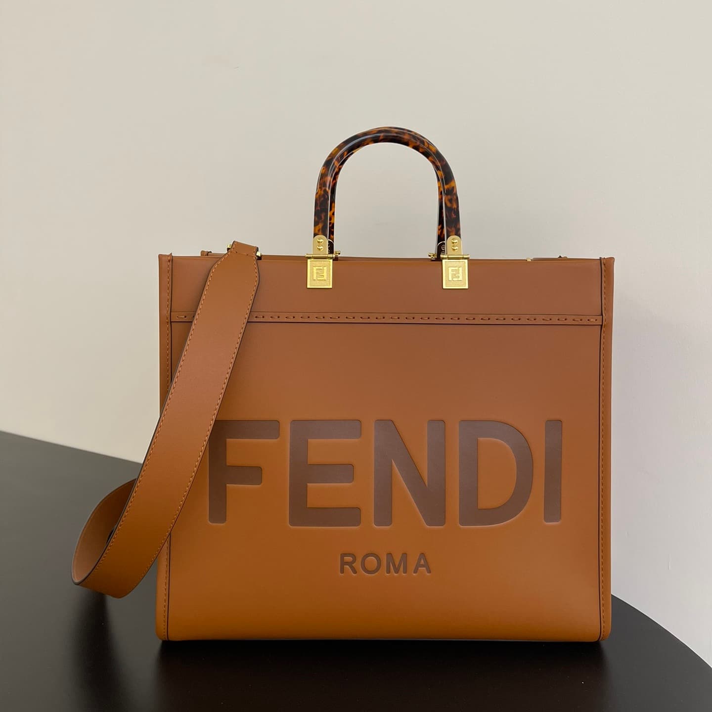 펜디 미디움 션샤인 쇼퍼백