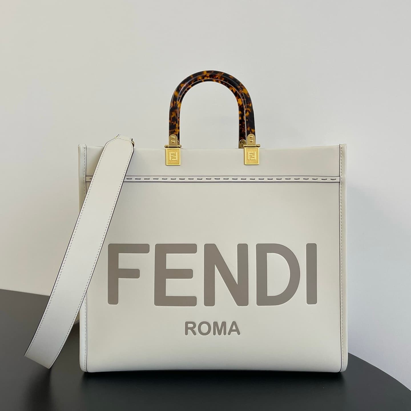 펜디 미디움 션샤인 쇼퍼백