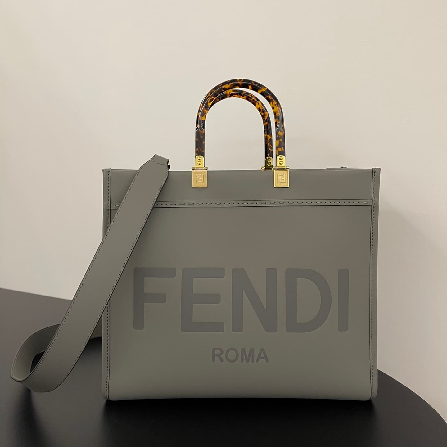 펜디 미디움 션샤인 쇼퍼백