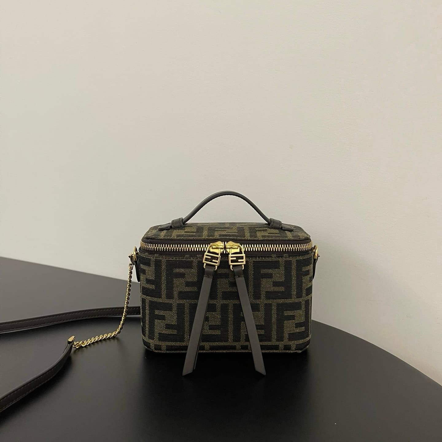 펜디 스몰 FF 베니티 케이스