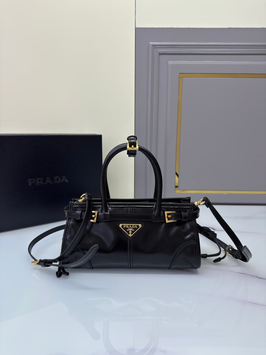 프라다 보니 미니 탑 핸들