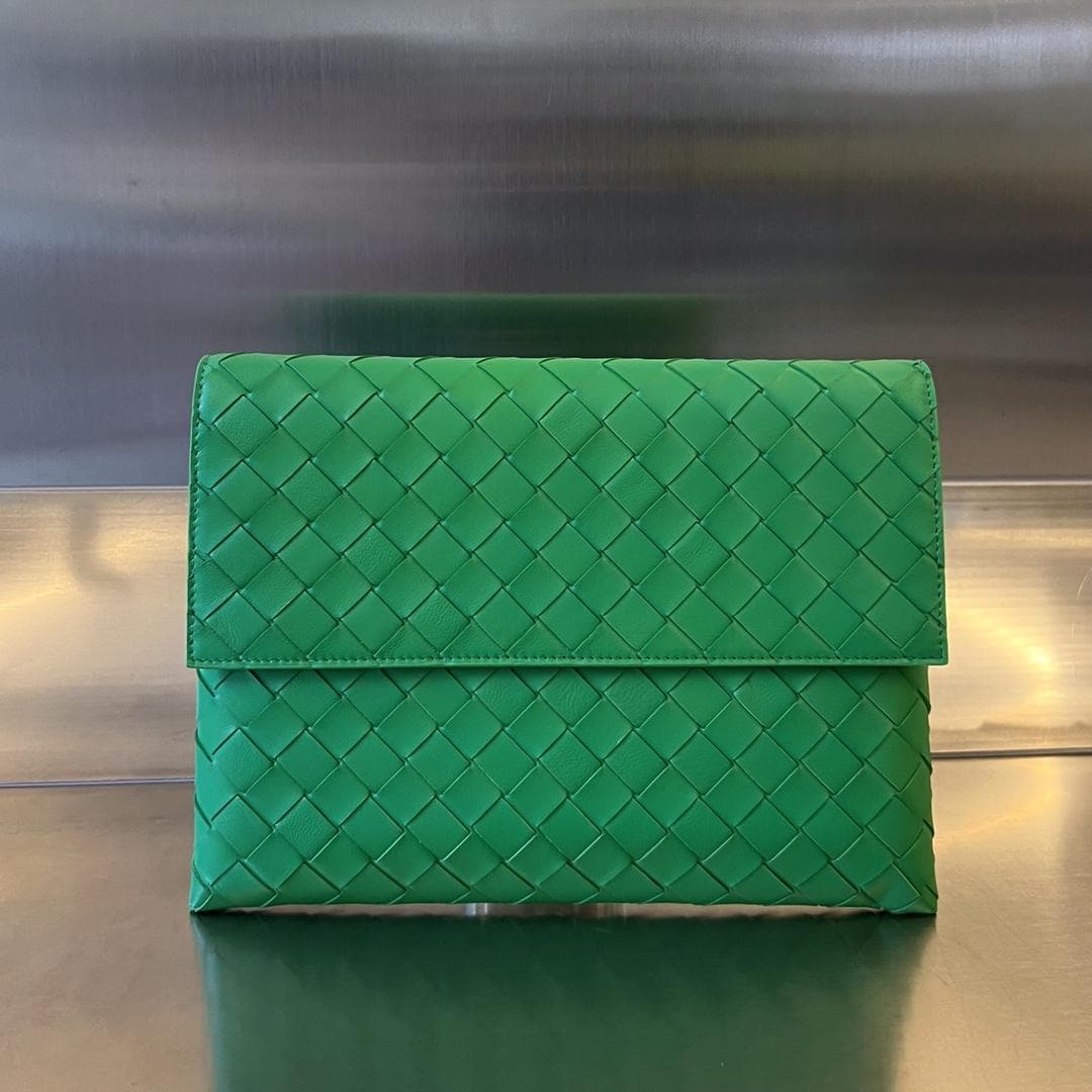 Bottega Veneta intrecio Flap Pouch