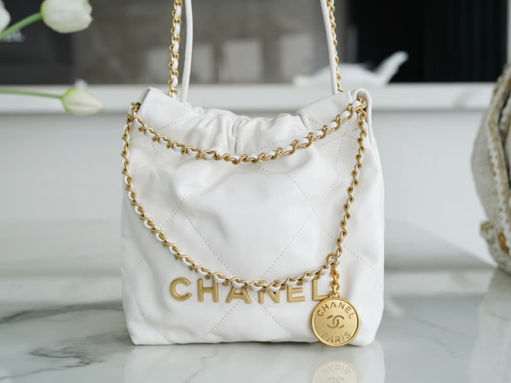 Chanel 22 Mini