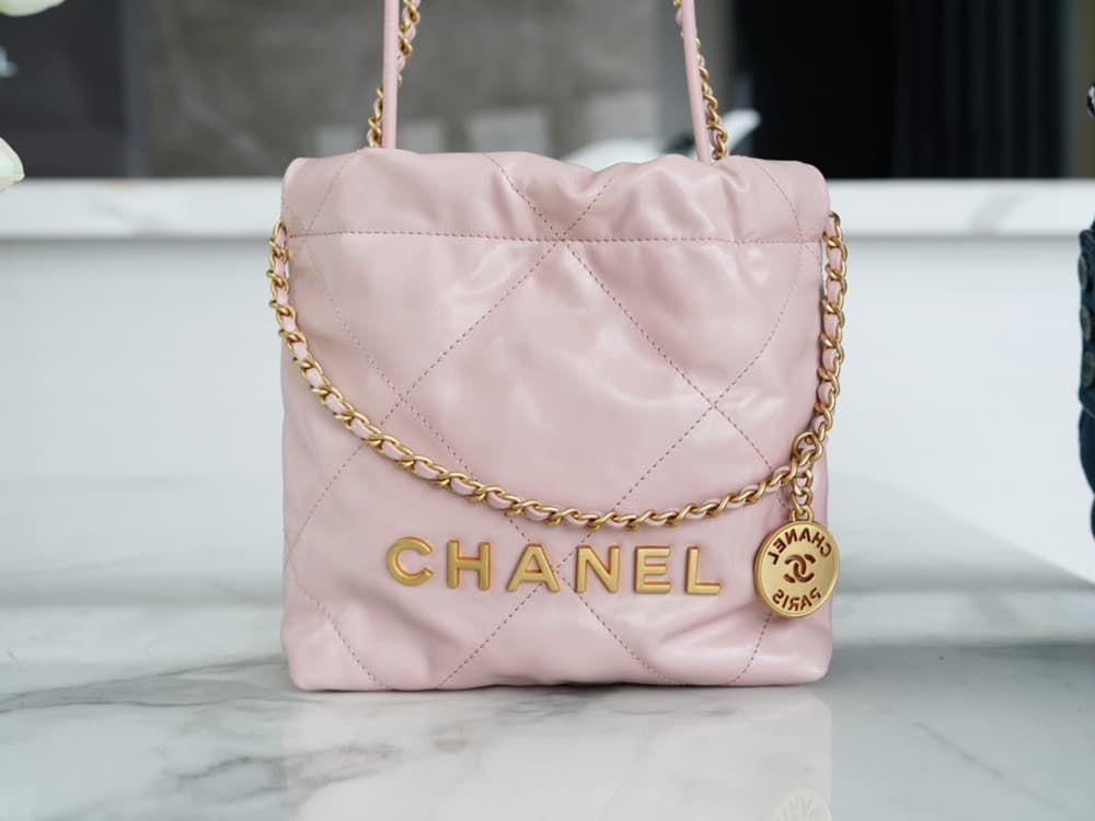 Chanel 22 Mini