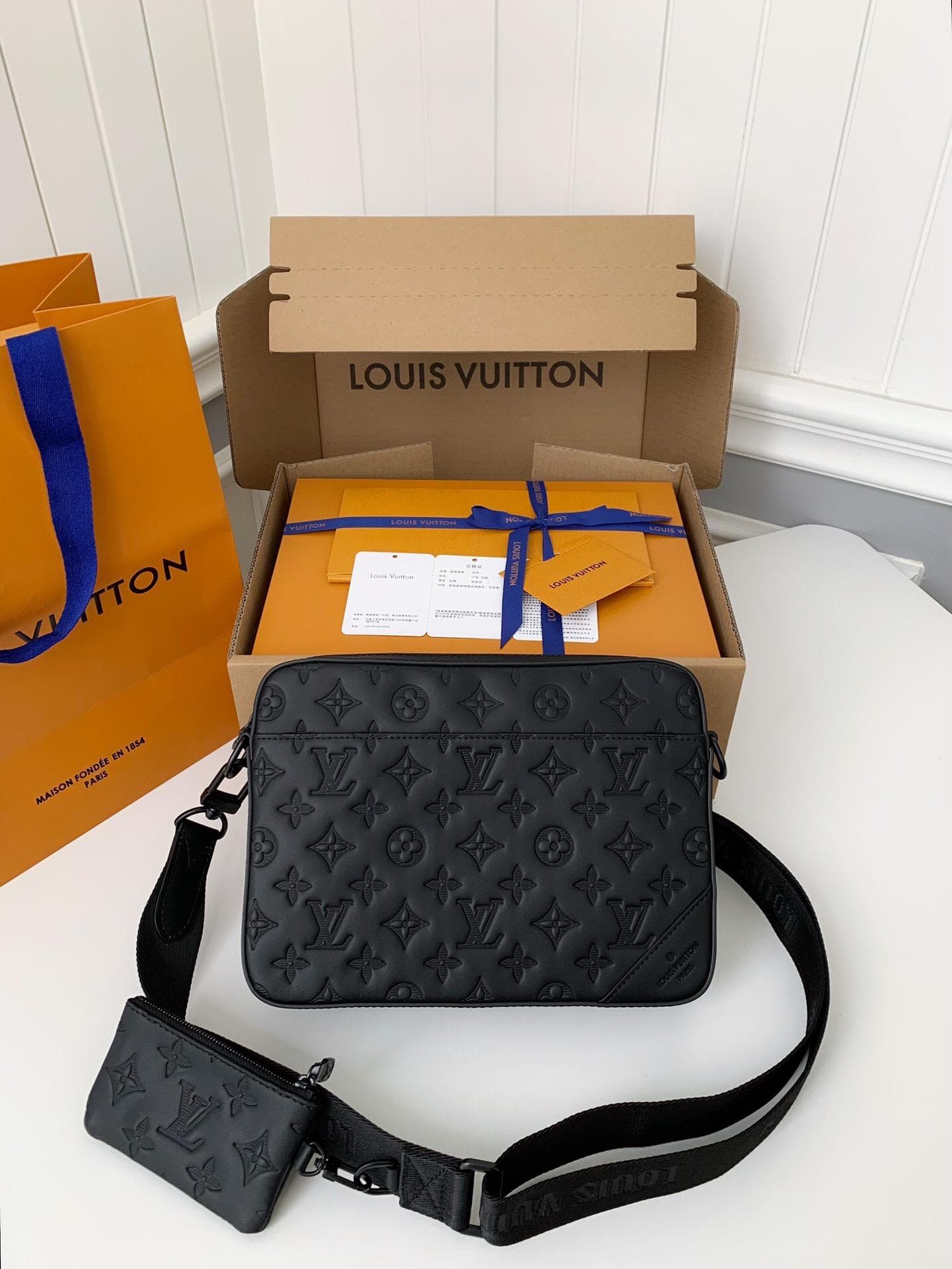 Louis Vuitton Duo Messenger
