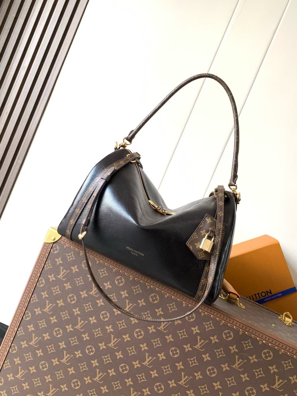 Louis Vuitton Express MM