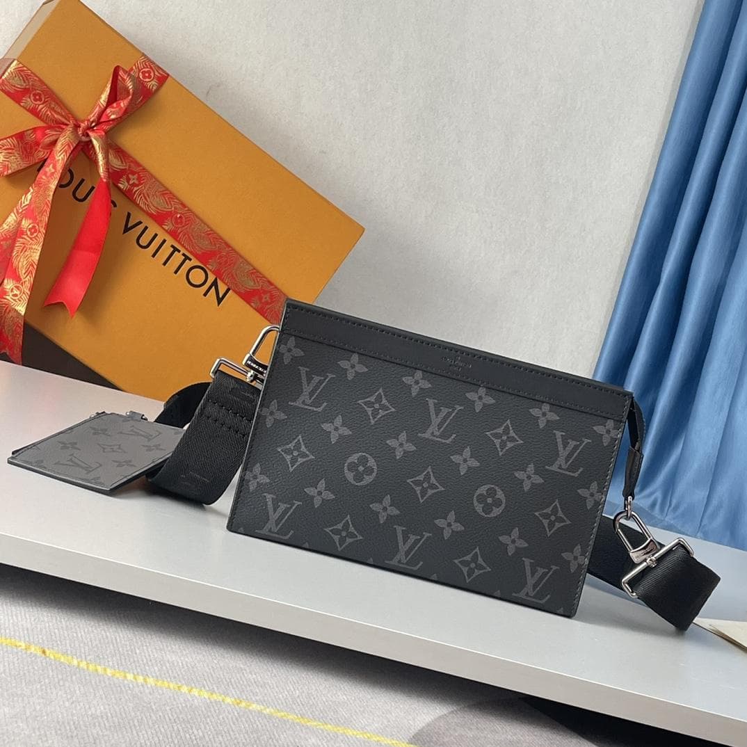 Louis Vuitton Gaston Wearable Wallet