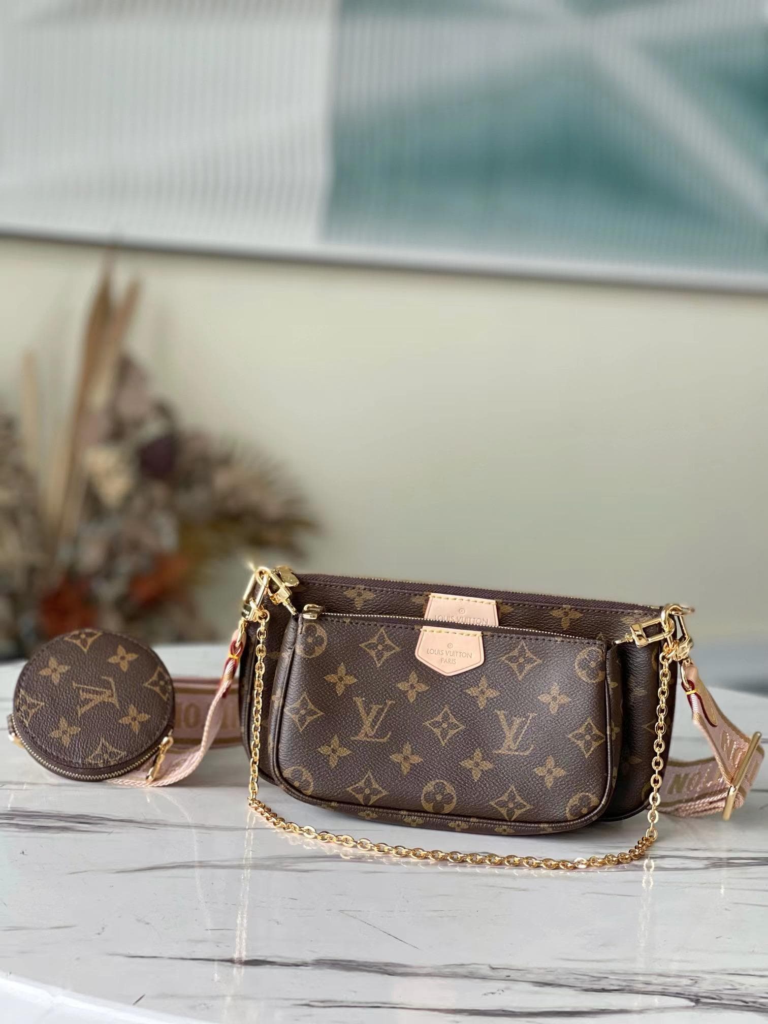 Louis Vuitton Multi Pochette Axesua