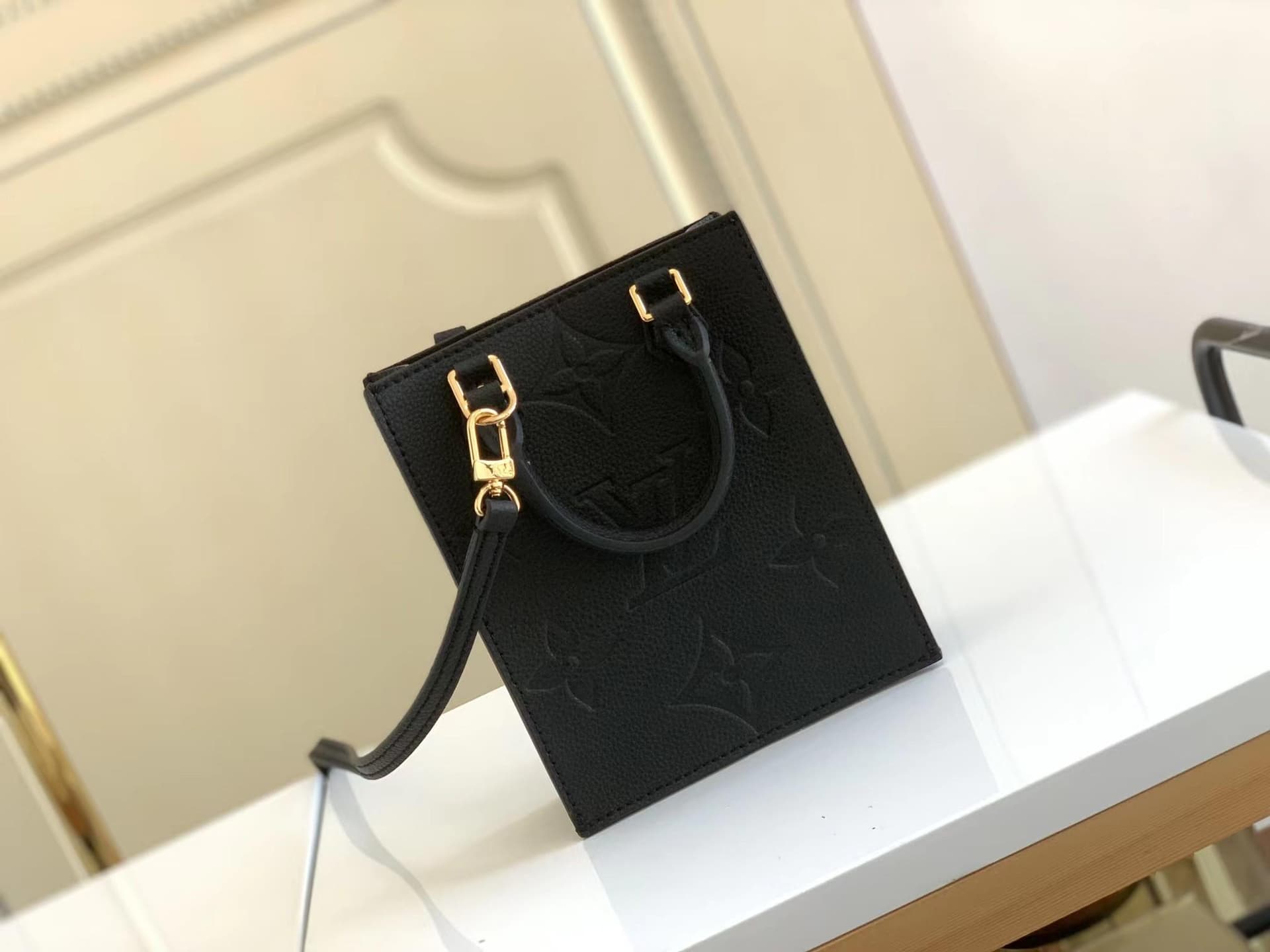Louis Vuitton Petit Sac Plat